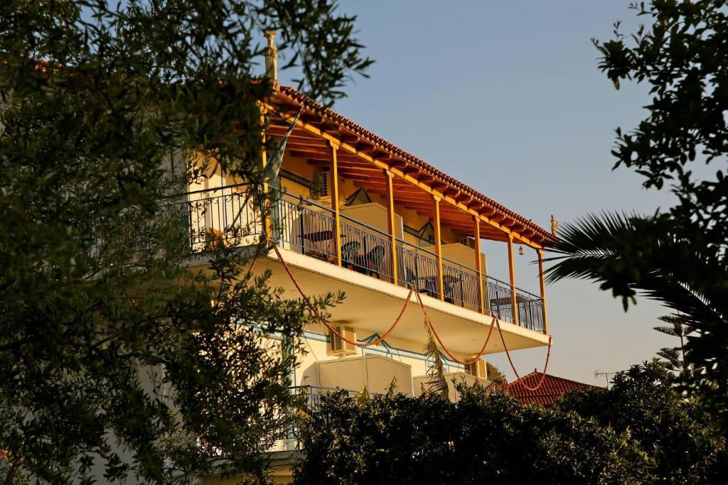 Elena's Family Apartmets Λεωνίδιο Εξωτερικό φωτογραφία